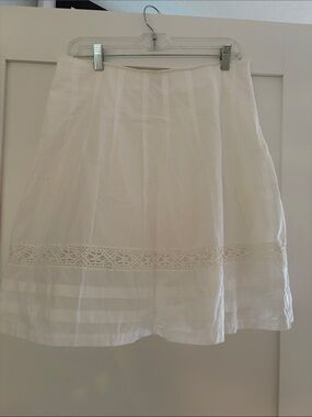 BCBGMaxAzria White A-Line Skirt with Crochet Trim Sz S